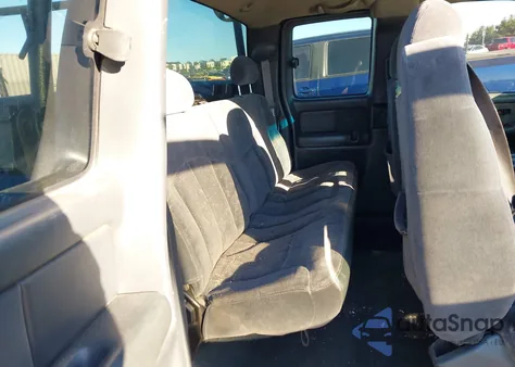 2002 Chevrolet Silverado 1500 Ls из США, поврежденный, VIN 2GCEC19V821268772